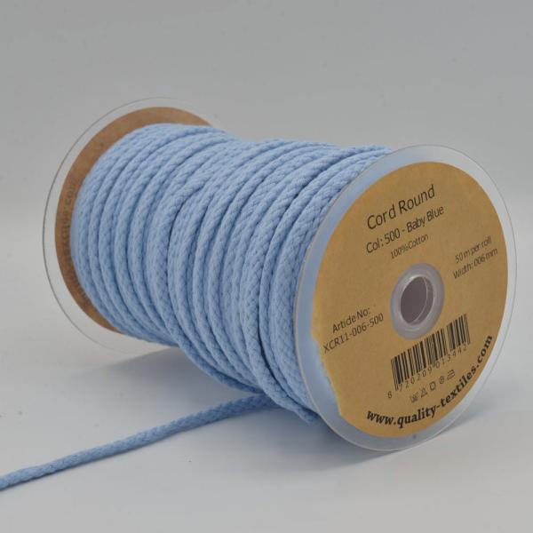 Kordel rund 6 mm in Babyblau, aufgerollt neben weiteren Farben der Reihe